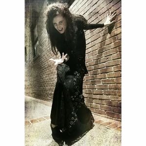 Meet your Posher, Hillary